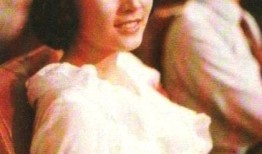 陈道明妻子近照曝光气质优雅两人幸福携手36年