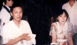 陈道明妻子近照曝光气质优雅两人幸福携手36年
