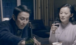 资深老戏骨人设崩塌？被曝同时养四个女明星小三真实身份被扒出后令人震惊！(4)